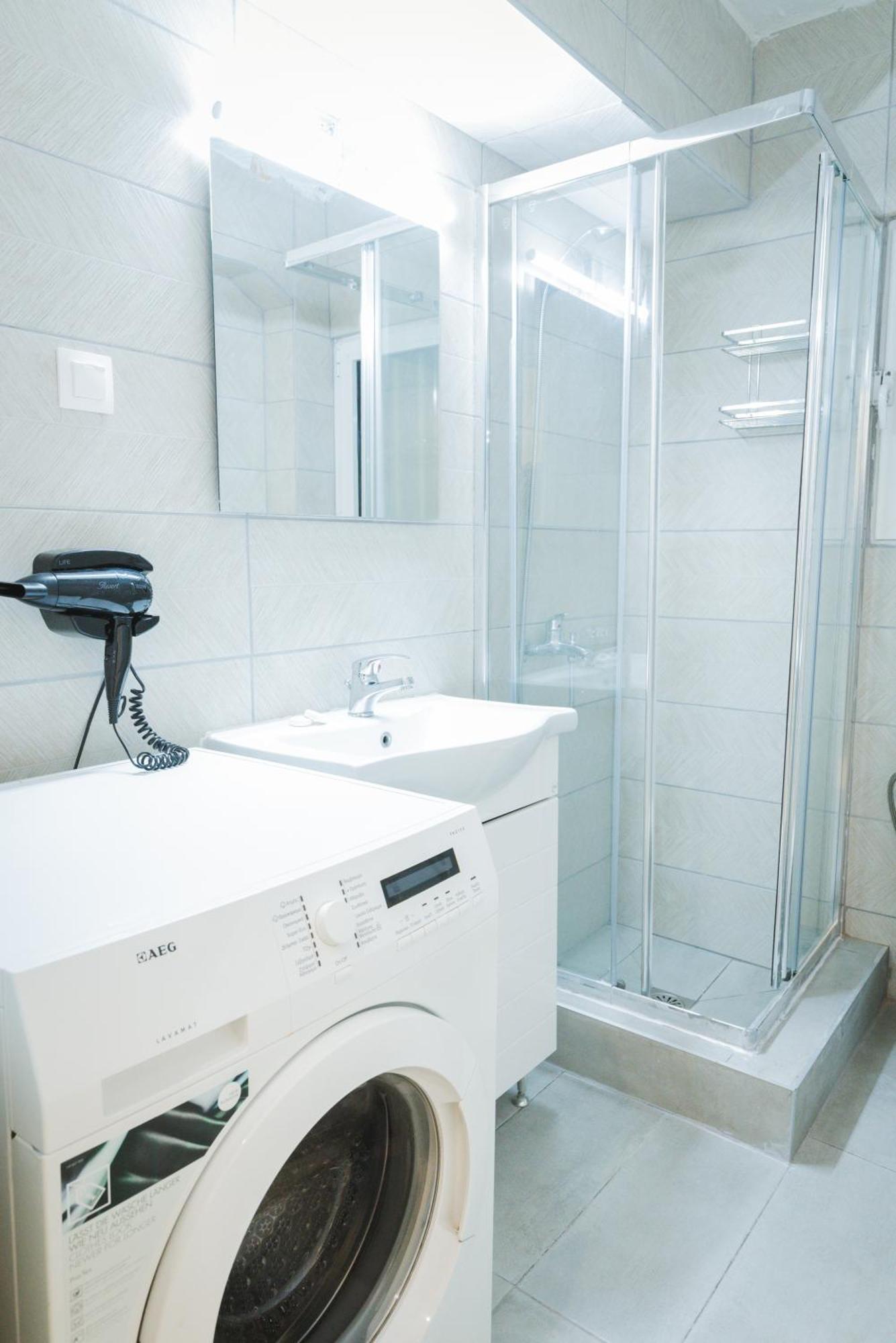 Stylish Apt W Jacuzzi, 5 Min To White Tower Thessaloníki Eksteriør bilde